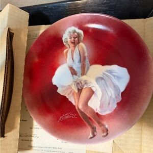 Marilyn Monroe Plate